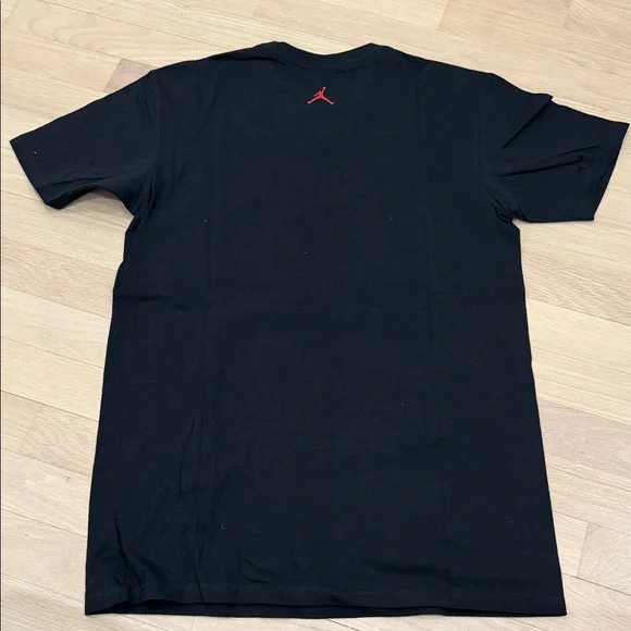 Jordan tee medium - Picture 3 of 3